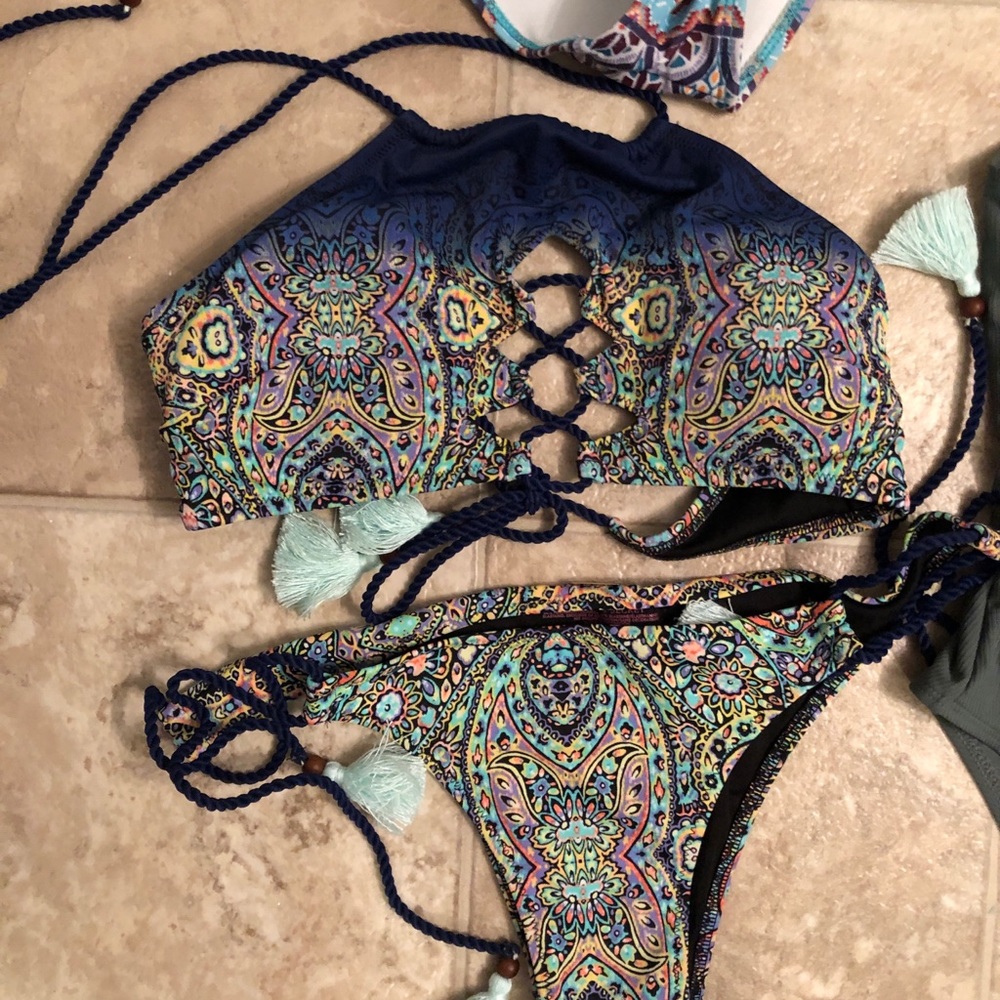 Swimsuits - Picture 2 of 5